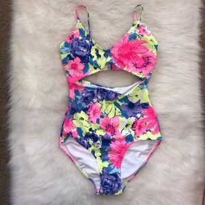 Floral one piece swimsuit xsmall